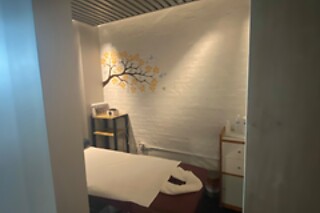 60-minute Deep Cleansing Facial at Sun & Sky - Spa / Salon