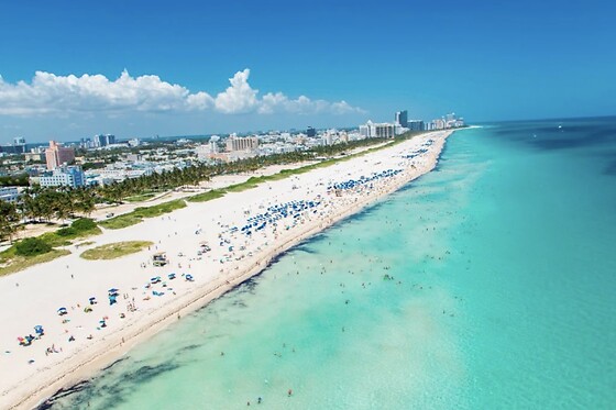30-minute flight above Miami Beach at Airacer Miami
