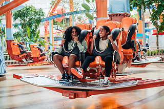 Nickelodeon Universe for 4